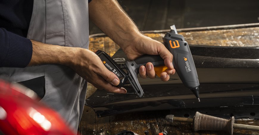Steinel and Conrad Unveil New Cordless Glue Gun